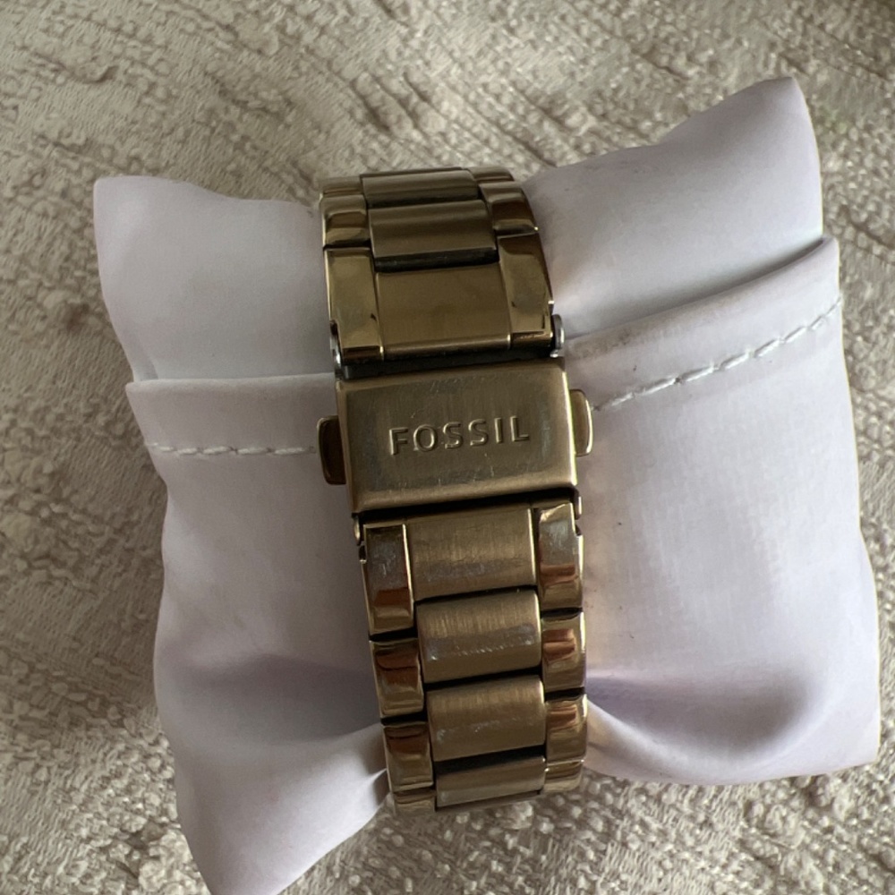 Fossil Watch - Picture 2 of 3
